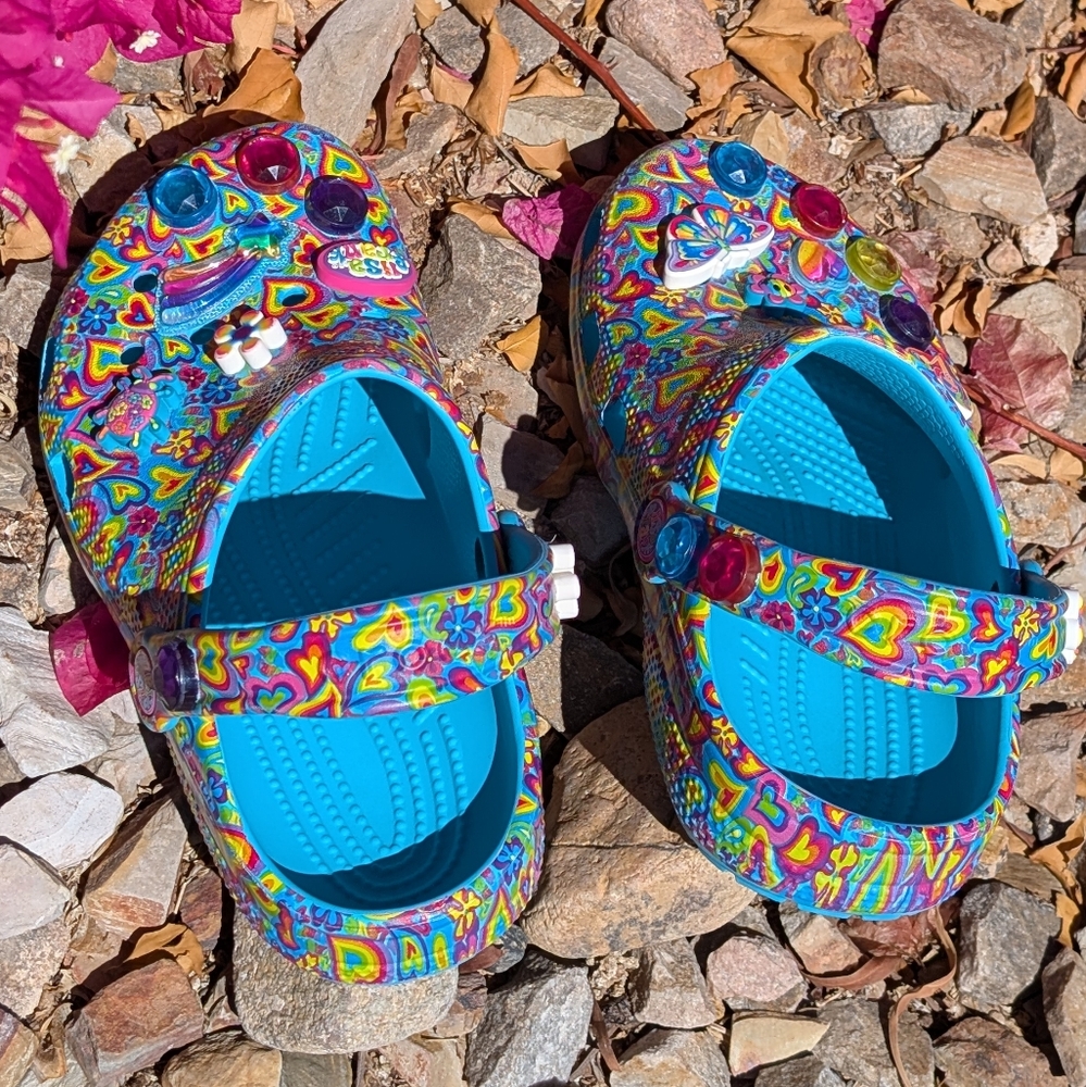 Crocs x Lisa Frank Classic Clogs J3 Women’s 5 207737-4SM Retired Limited Pair - Picture 13 of 15